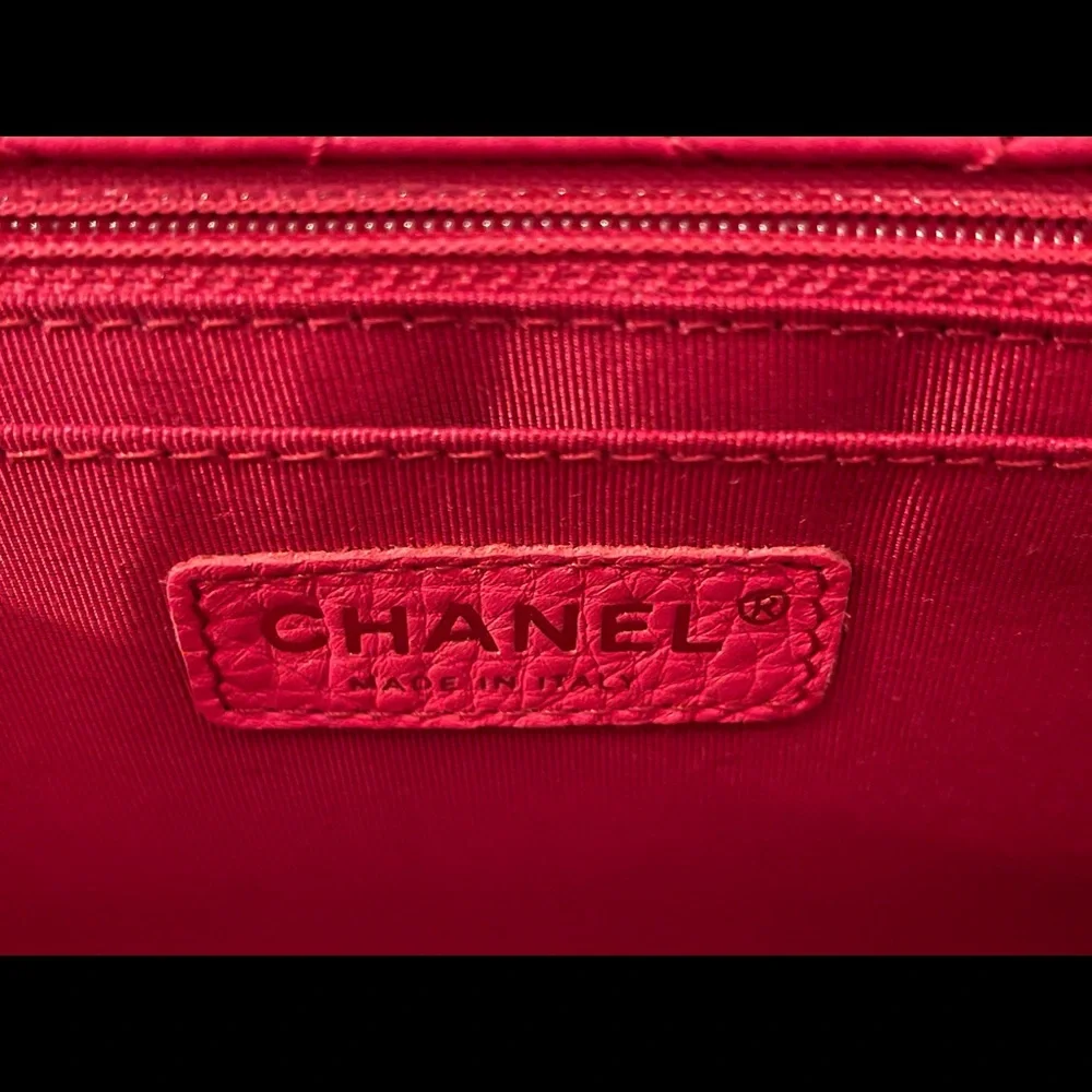 ✨💖Gorgeous Chanel XXL small travel flap bag💖✨ - Picture 5 of 11